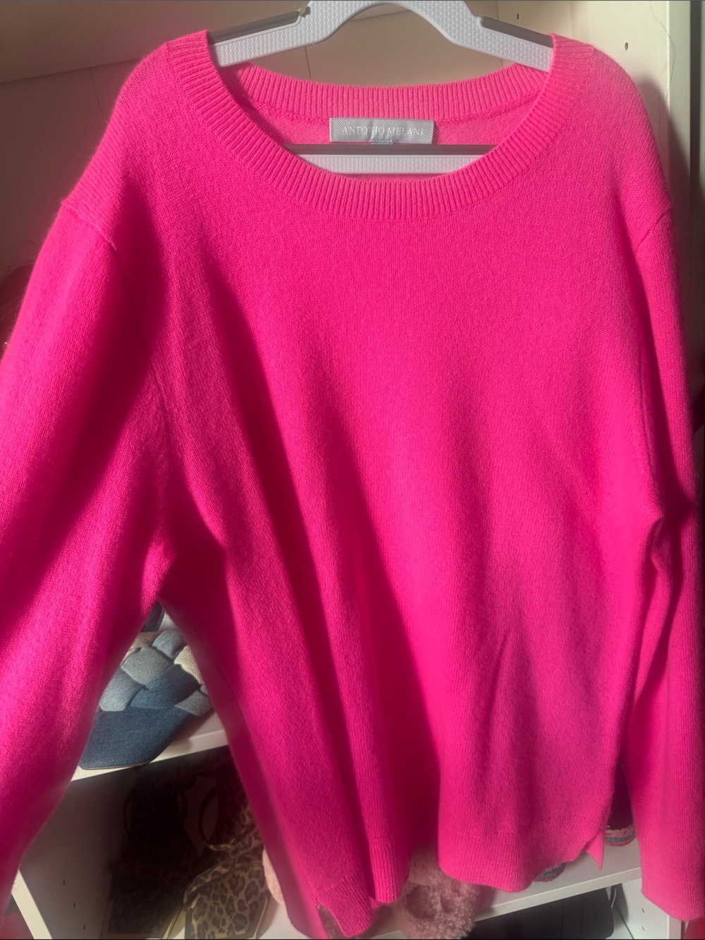 ANTONIO MELANI Cashmere Hot Pink Scoop Neck Crew Sweater